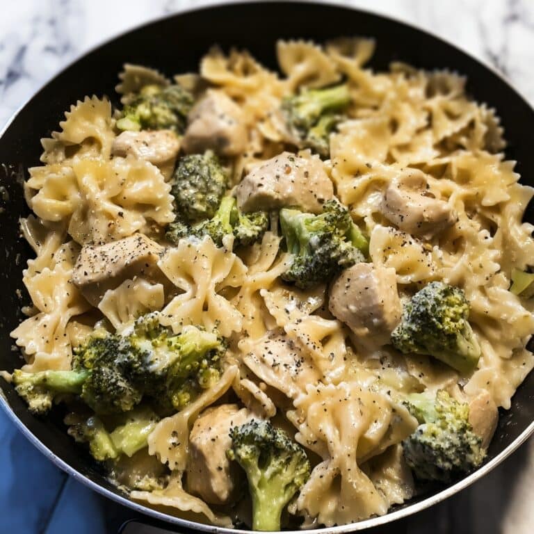 Cheesy Garlic Chicken and Broccoli Pasta Recipe