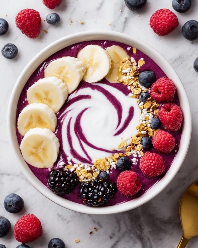 Berry and Yogurt Smoothie Bowl Recipe